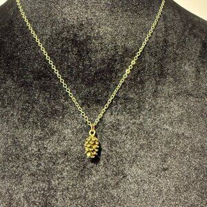 💸CLEARANCE 4/$15💸 Lil’ Gold Pinecone Pendant Necklace